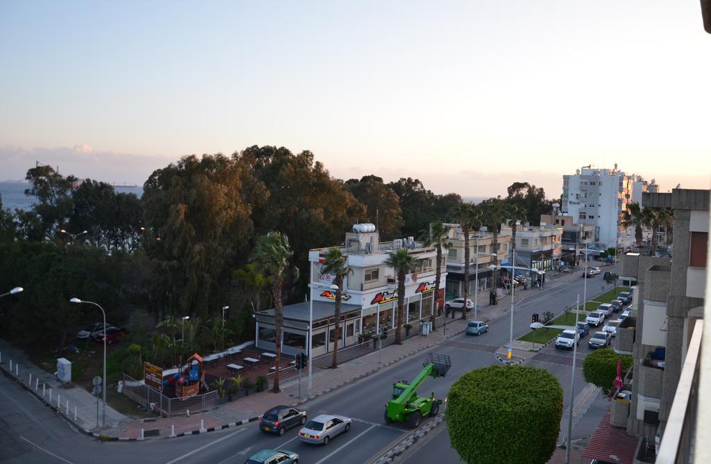 Pebble Beach Holiday Apartments Limassol Exterior photo